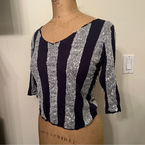 Y2K Silver Sequin Striped Navy 3/4 Sleeve Top - Picture 4 of 6